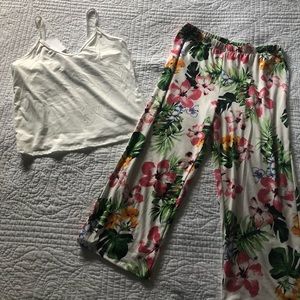 NWT Cozy Rozy floral PJ set 🌸 women’s M